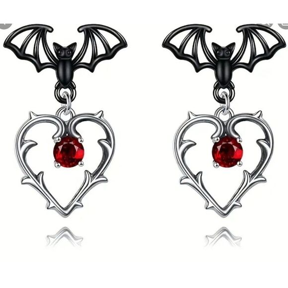 New! Gothic Bat Heart Dangle Earrings Jewelry Horror! - Picture 1 of 3